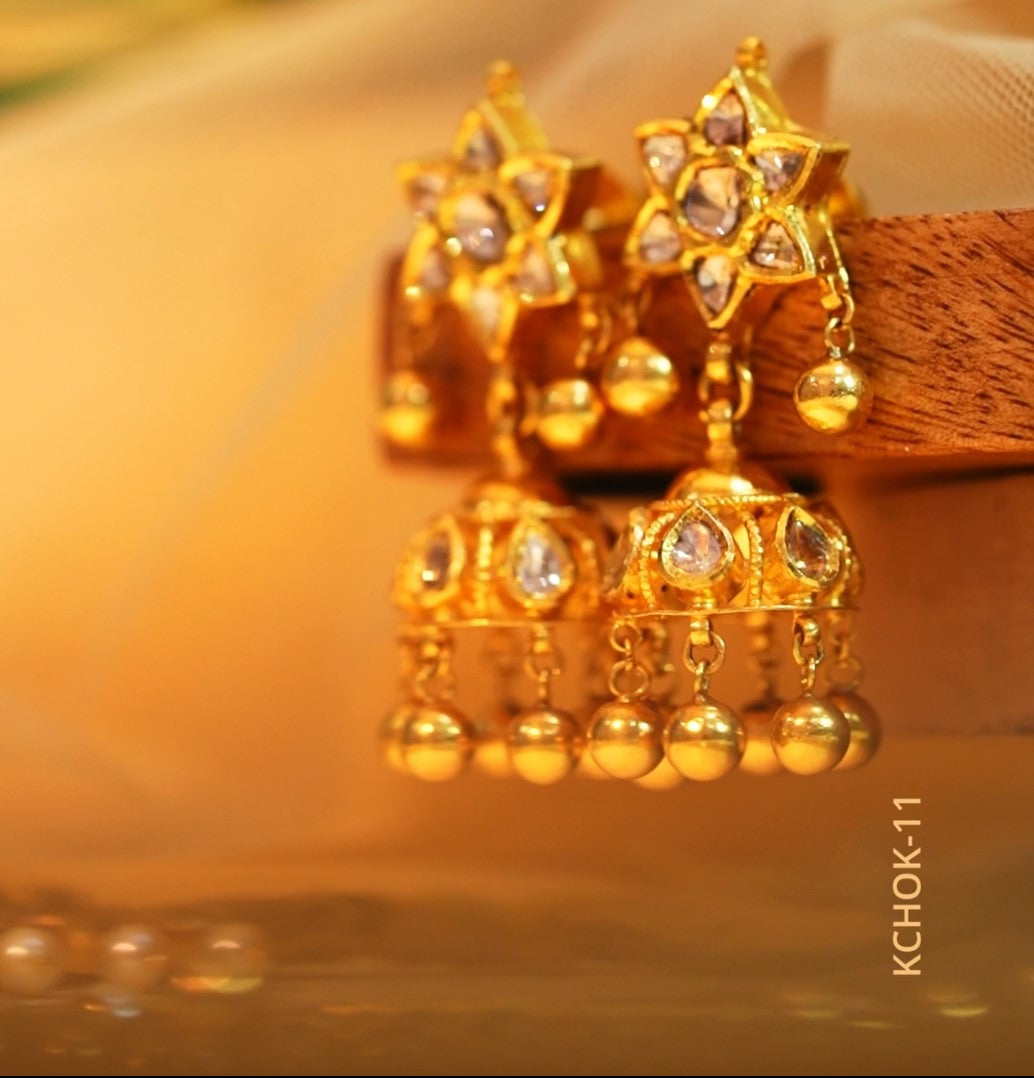 Delicate Gold Kundan Choker