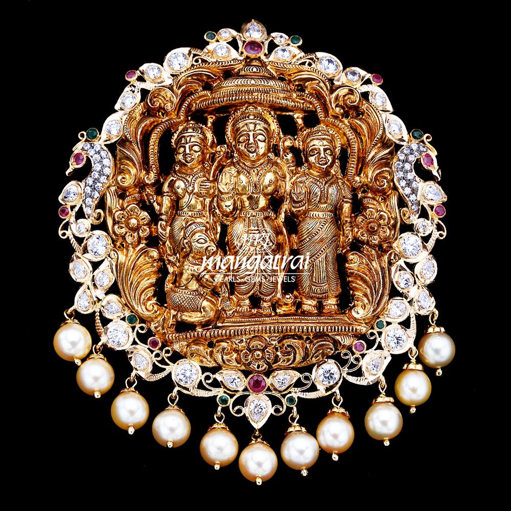 Pendants & lockets