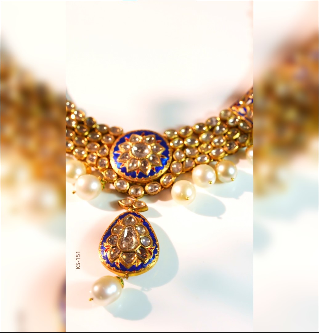 Alluring Kundan Gold Necklace