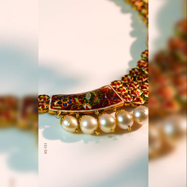 Alluring Kundan Gold Necklace