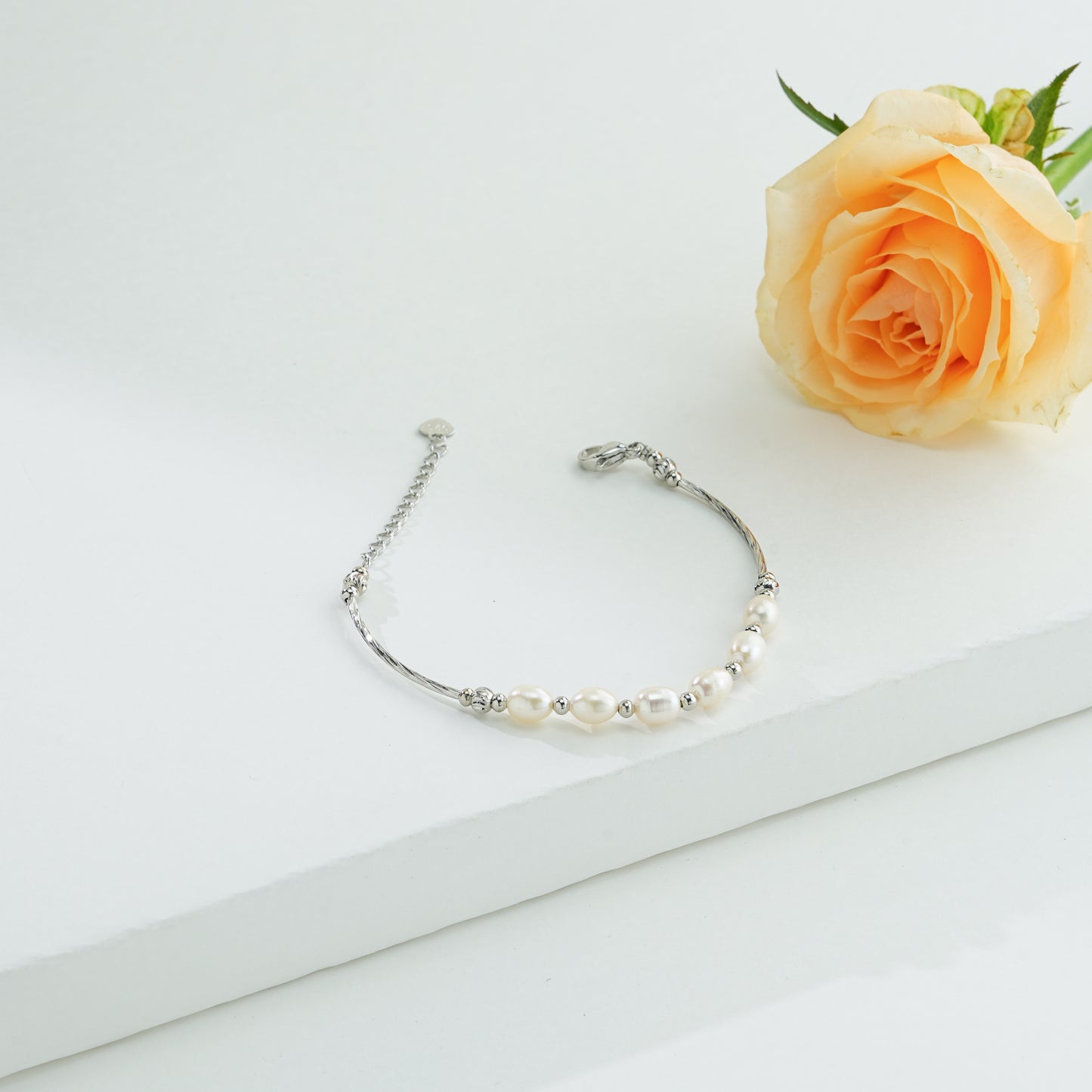 Simple White Freshwater Pearl Bracelet