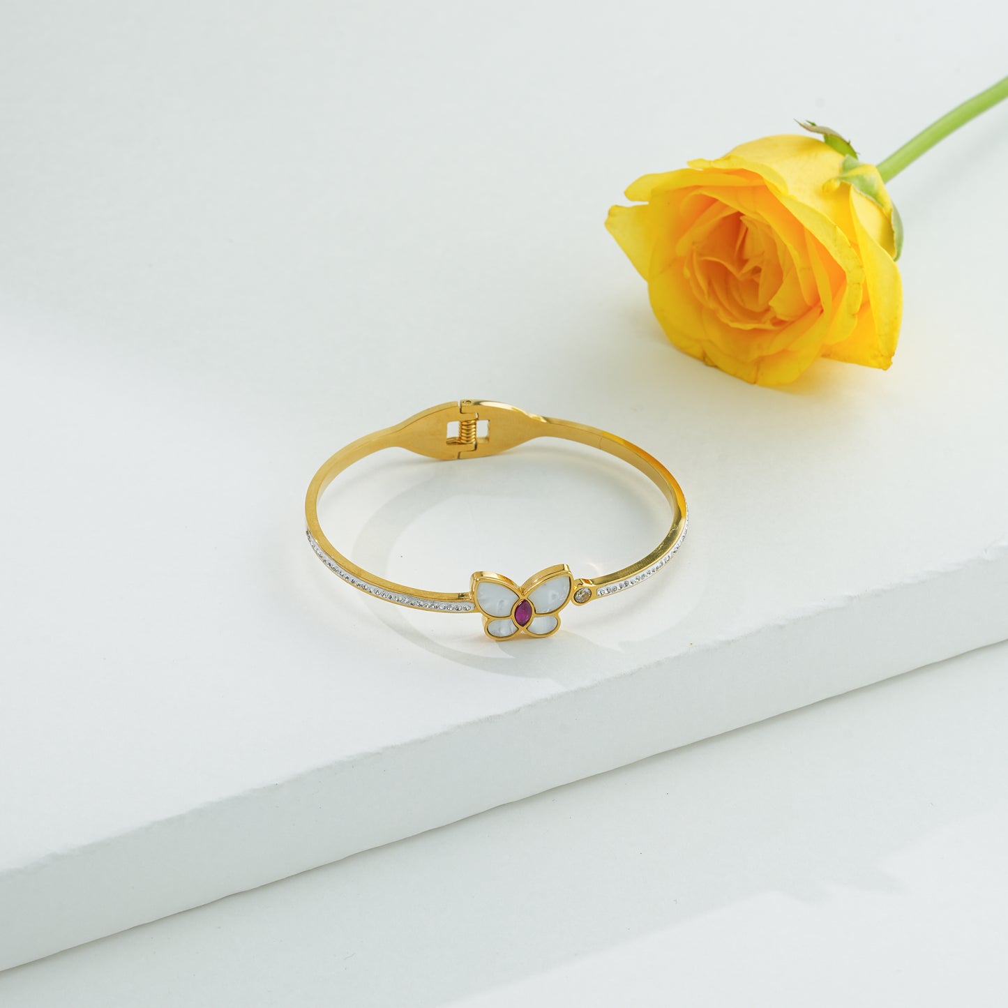 Glossy Butterfly Pearl Bracelet