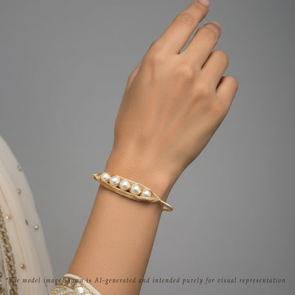 Favorite White Near Round Freshwater Pearl Bracelet