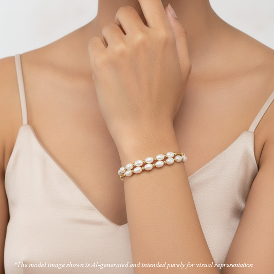 Fashionable Drop White Freshwater Pearl Bracelet
