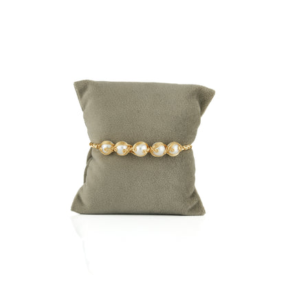 Superior White Near Round Freshwater Pearl Bracelet