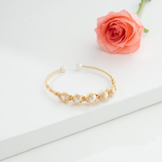 Superior White Near Round Freshwater Pearl Bracelet