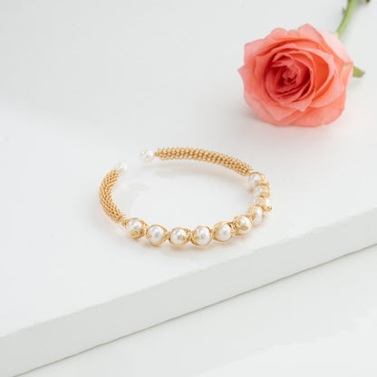 Exotic White Near Round Freshwater Pearl Bracelet