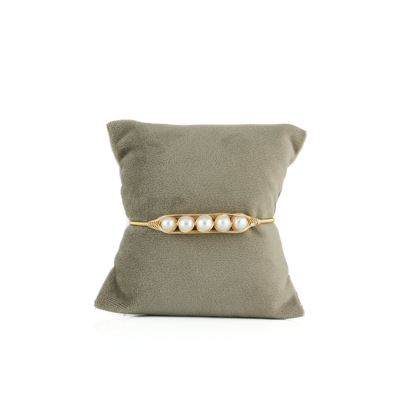 Favorite White Near Round Freshwater Pearl Bracelet