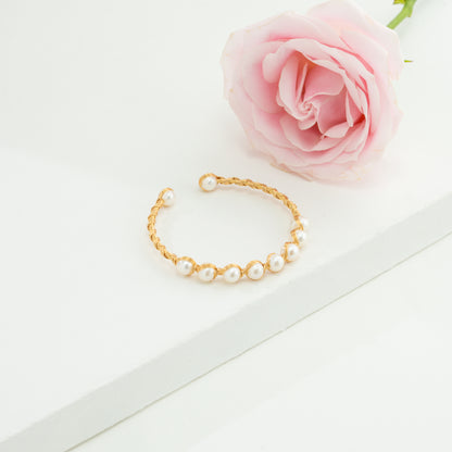 Elegant White Near Round Freshwater Pearl Bracelet