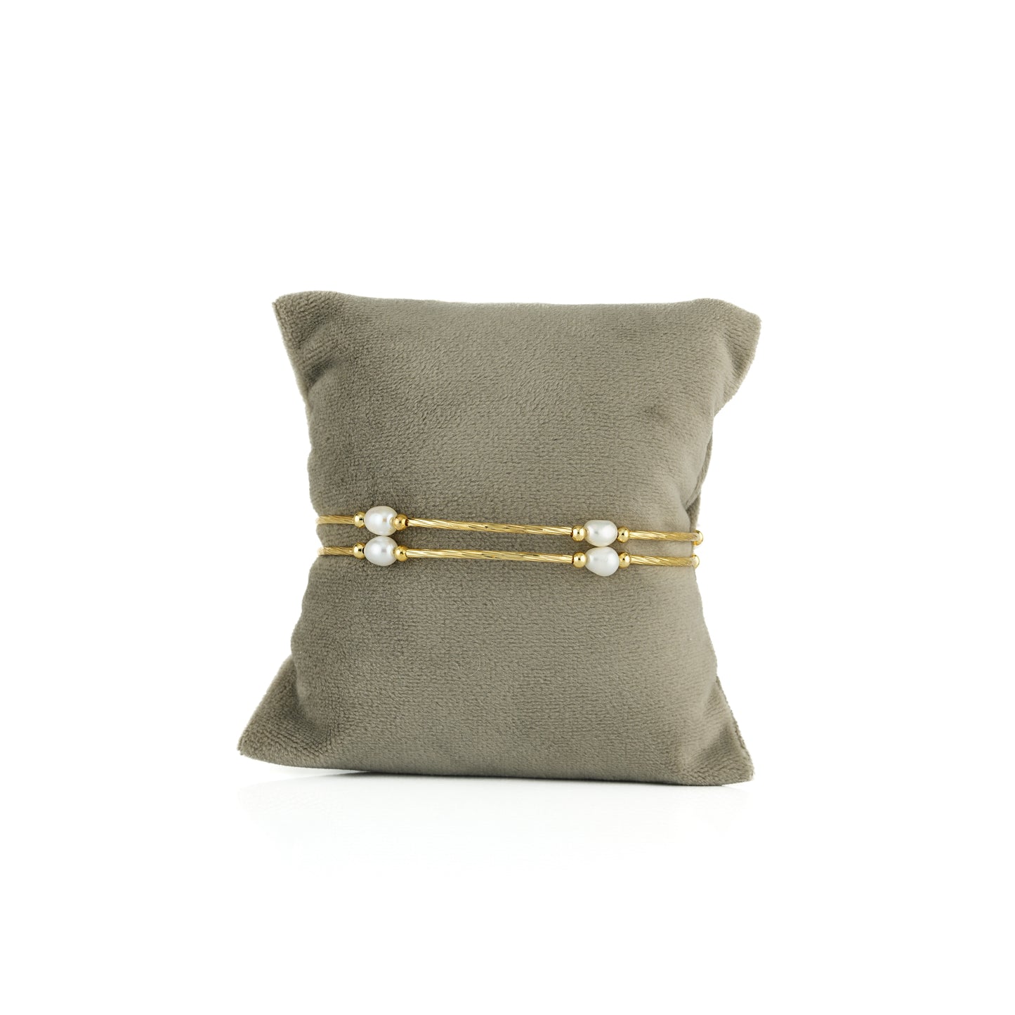 Fashionable Drop White Freshwater Pearl Bracelet