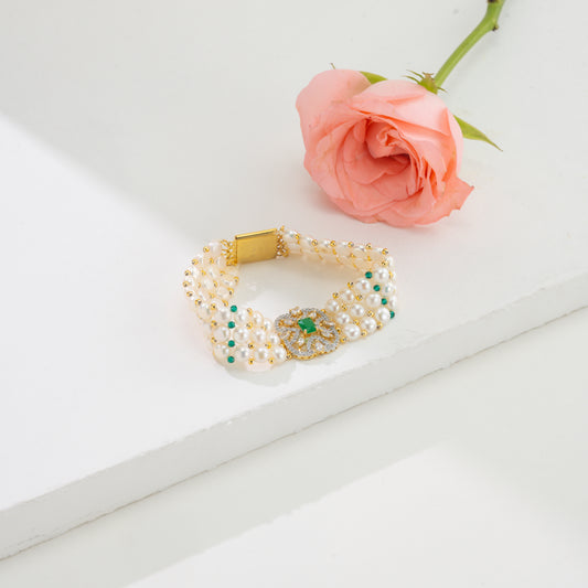 Graceful Green Stone White Freshwater Pearl Bracelet