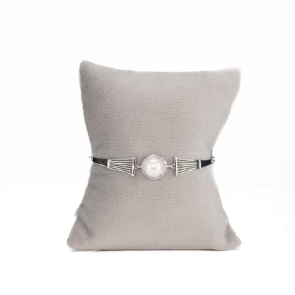 Exciting White Freshwater Pearl Bracelet