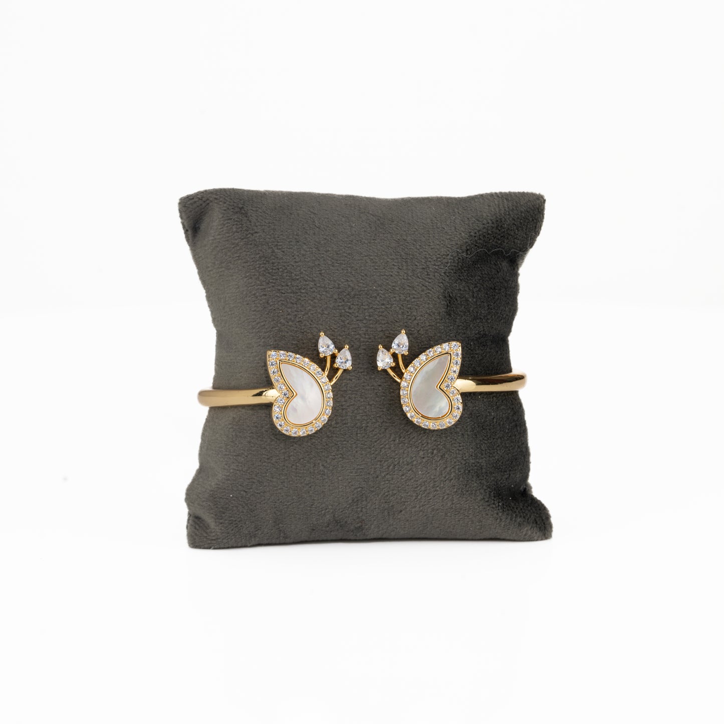 Comfortable White Freshwater Pearl Bracelet