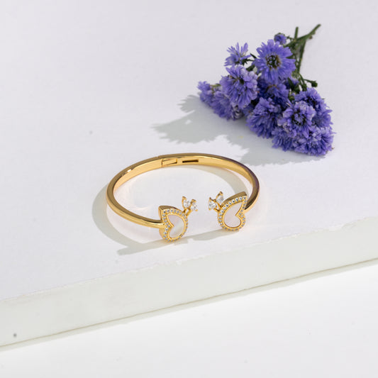 Comfortable White Freshwater Pearl Bracelet