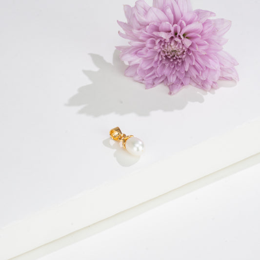 Elegant Drop Freshwater Pearl Locket