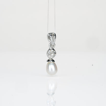 Glitzy Freshwater Pearl Locket