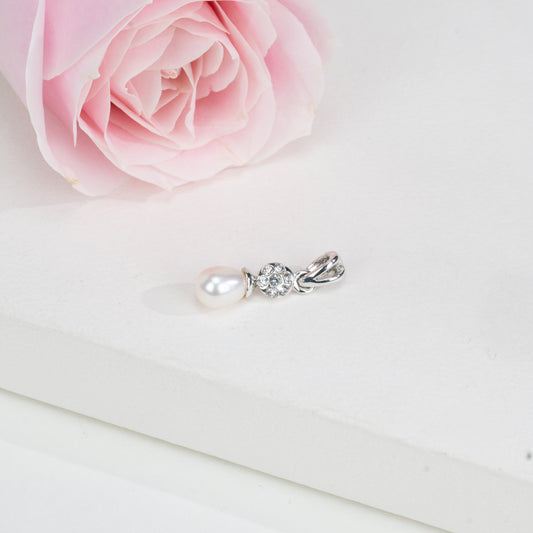 Glitzy Freshwater Pearl Locket