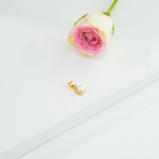 Stunning Freshwater Pearl Locket