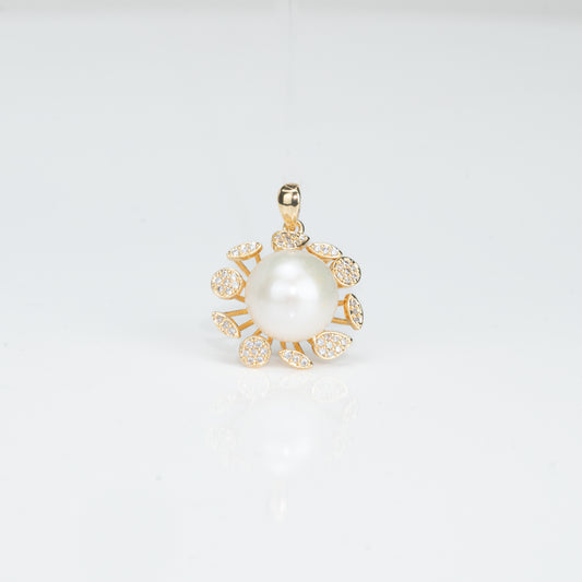 Stunning White Stone Freshwater Pearl Locket