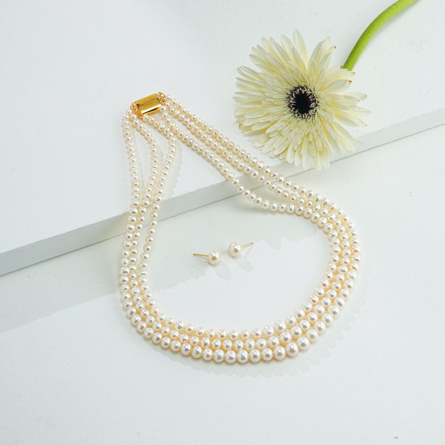 Grading White Near Round Freshwater Pearl Necklace Set - AAA Quality