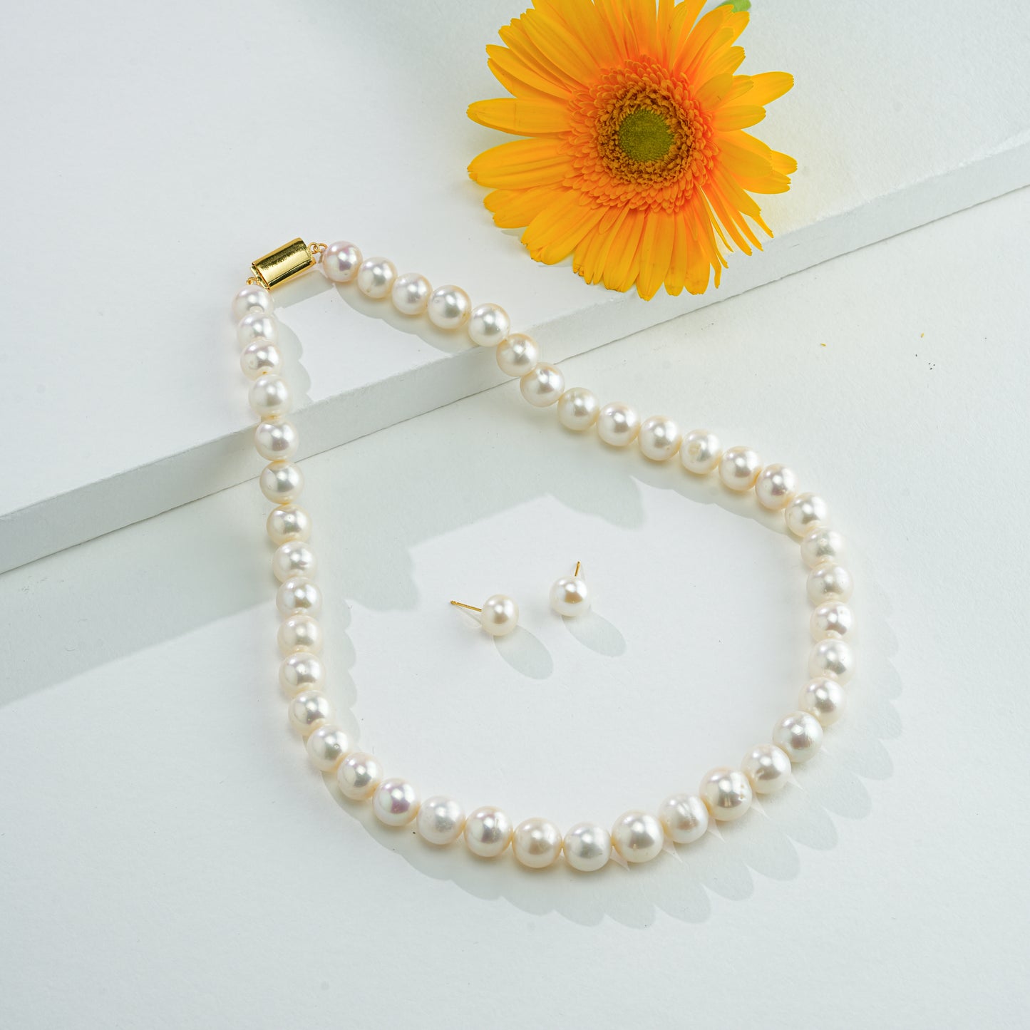 10.0-11.0mm White Round Freshwater Pearl Necklace Set - AAA Quality