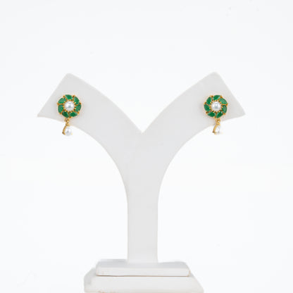 Fashionable Green Stone Freshwater Pearl Stud Earrings