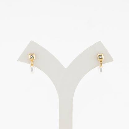 Attractive Drop Freshwater Pearl Stud Earrings