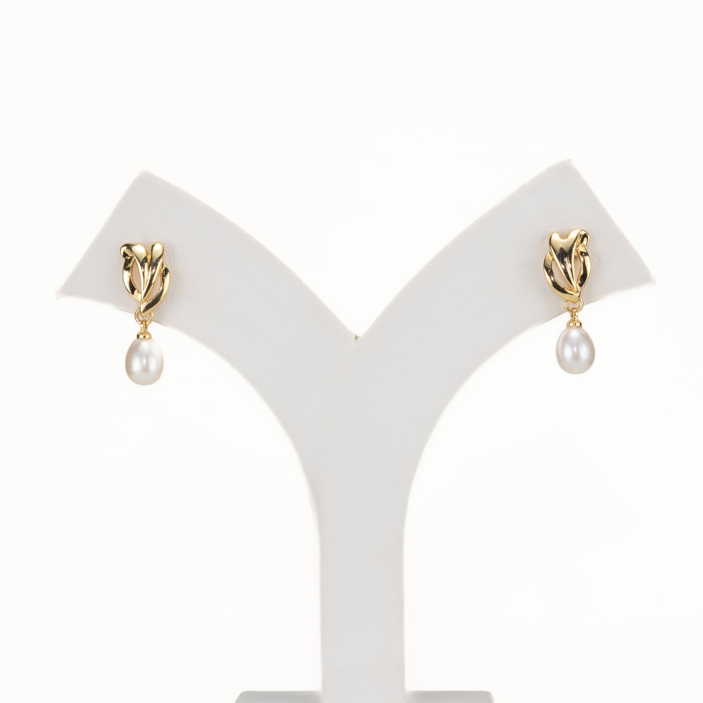 Distinctive White Freshwater Pearl Stud Earrings