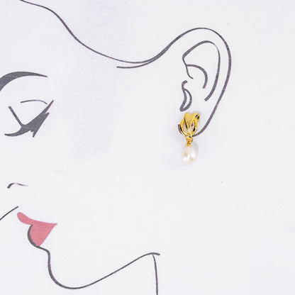 Distinctive White Freshwater Pearl Stud Earrings