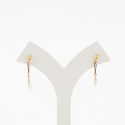 Sparkling Freshwater Pearl Drop Earring