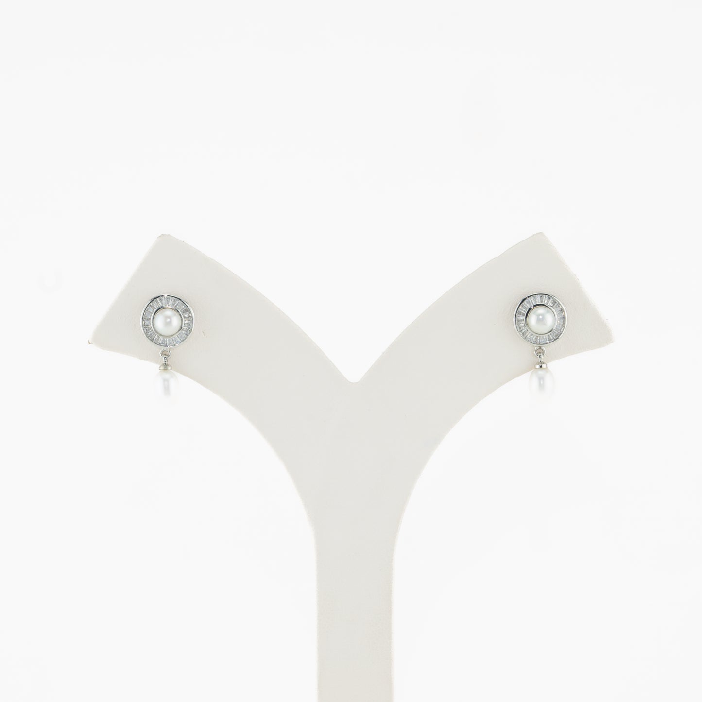 Seized White Freshwater Pearl Stud Earrings