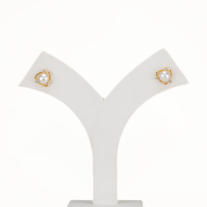 Exquisite White Freshwater Pearl Stud Earrings