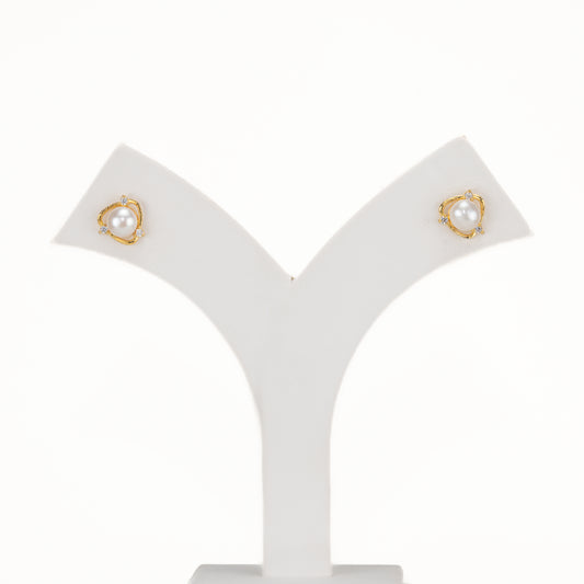 Exquisite White Freshwater Pearl Stud Earrings