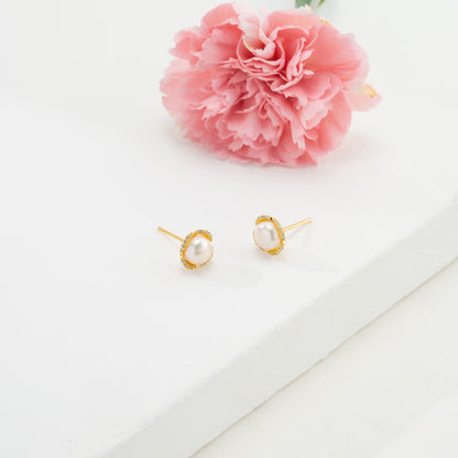 Glittering White Stone Freshwater Pearl Stud Earrings