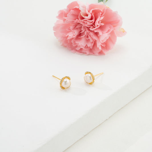 Glittering White Stone Freshwater Pearl Stud Earrings