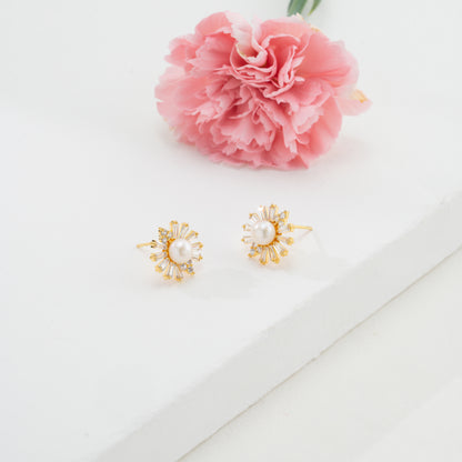 Glamour White Stone Freshwater Pearl Stud Earrings
