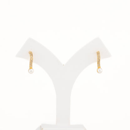 Regal White Stone Freshwater Pearl Studs Earrings