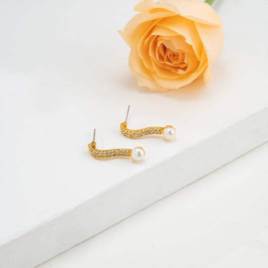 Regal White Stone Freshwater Pearl Studs Earrings