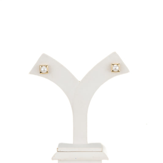 Exclusive White Freshwater Pearl Studs Earrings