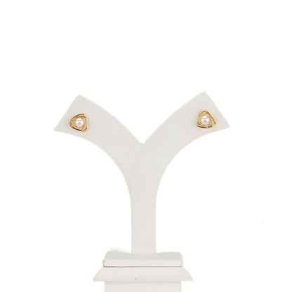 Artistic White Stone Freshwater Pearl Studs Earrings