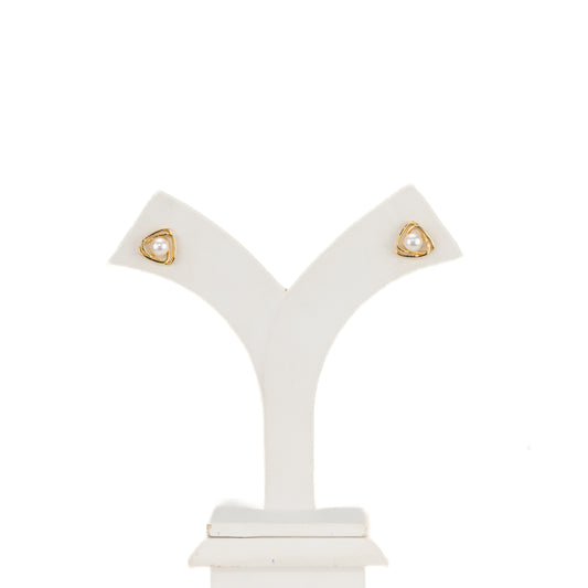 Artistic White Stone Freshwater Pearl Studs Earrings