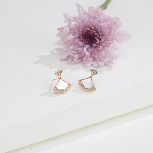 Classy Freshwater Pearl Stud Earrings