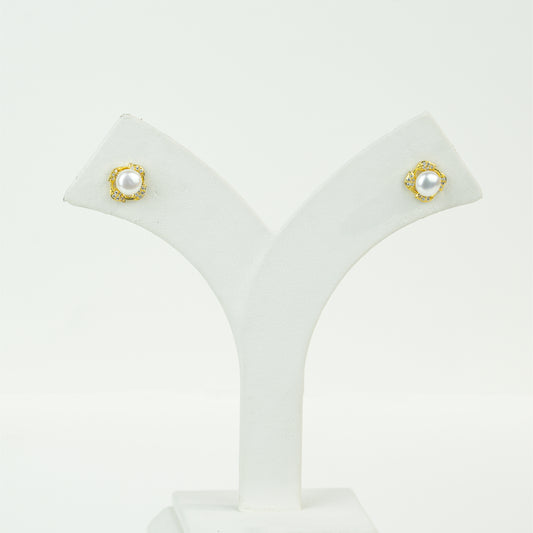 Exquisite White Freshwater Pearl Stud Earrings