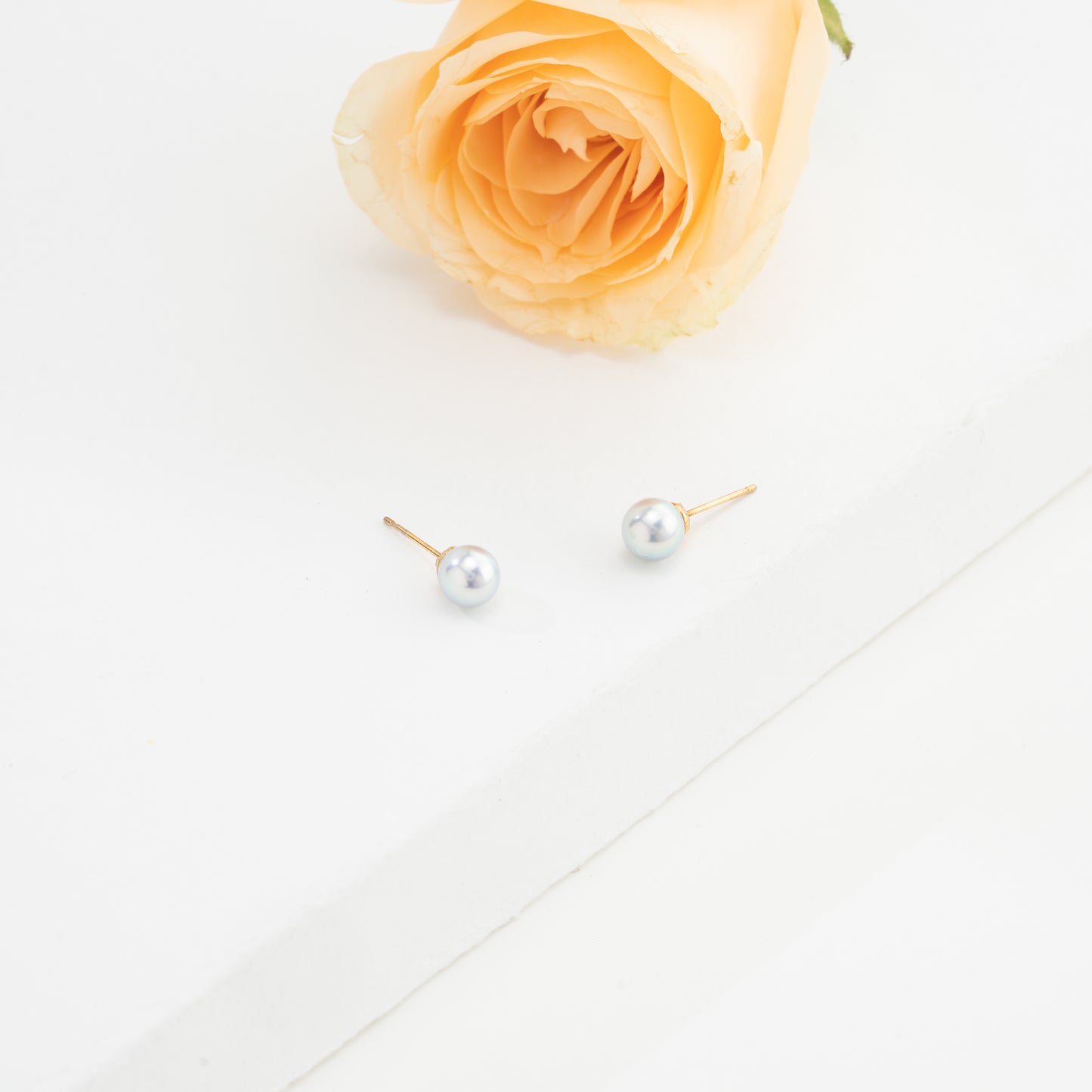 7.0-8.0mm Grey Round Akoya Saltwater Pearl Stud Earrings