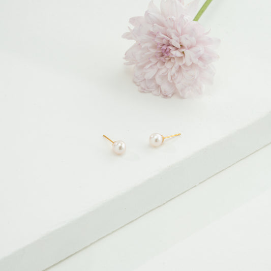 7.0-8.0mm White Round Akoya Saltwater Pearl Stud