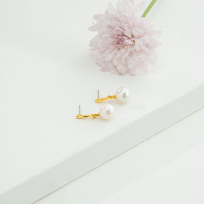 10.0-11.0mm White Round Freshwater Pearl Hanging Earrings