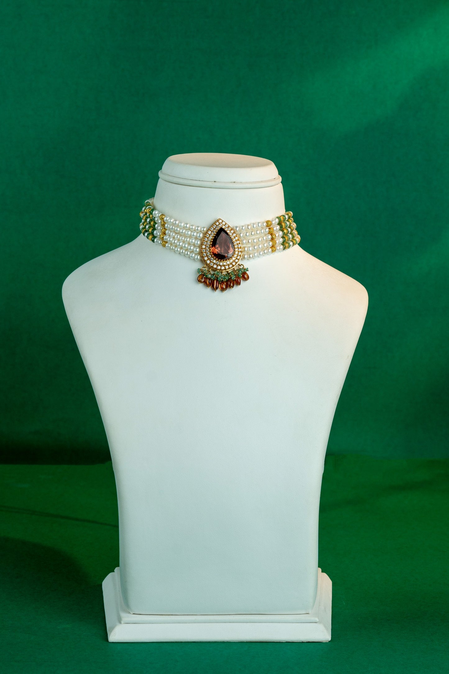 Majestic Emerald Pearl Bridal Choker