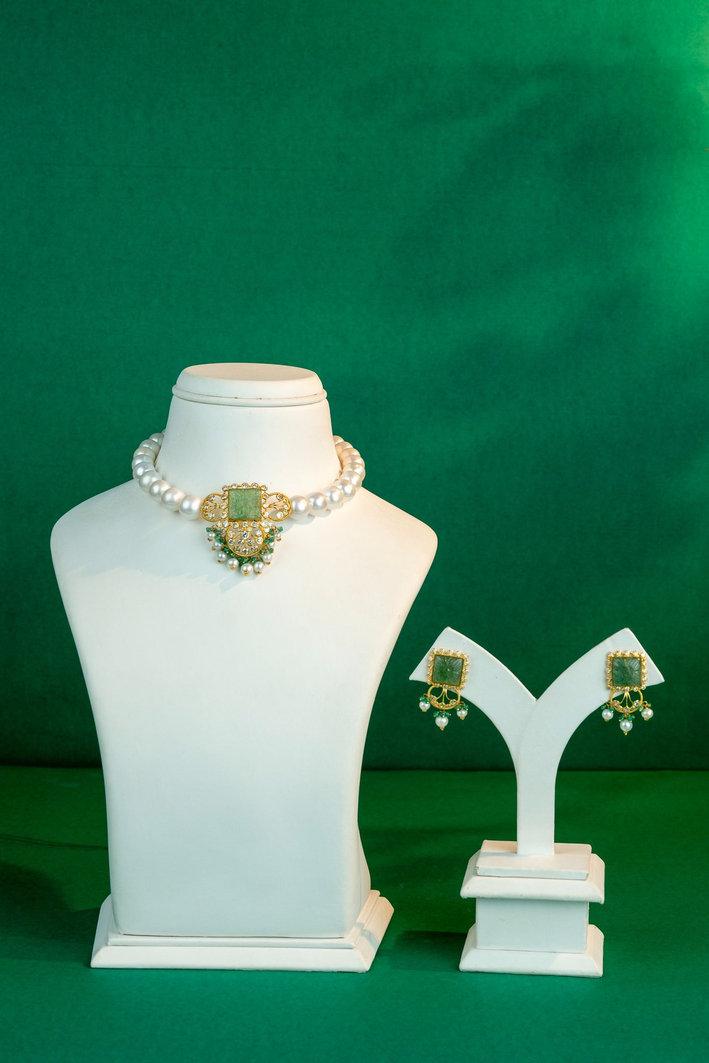 Elegant Emerald Pearl Bridal Necklace Set