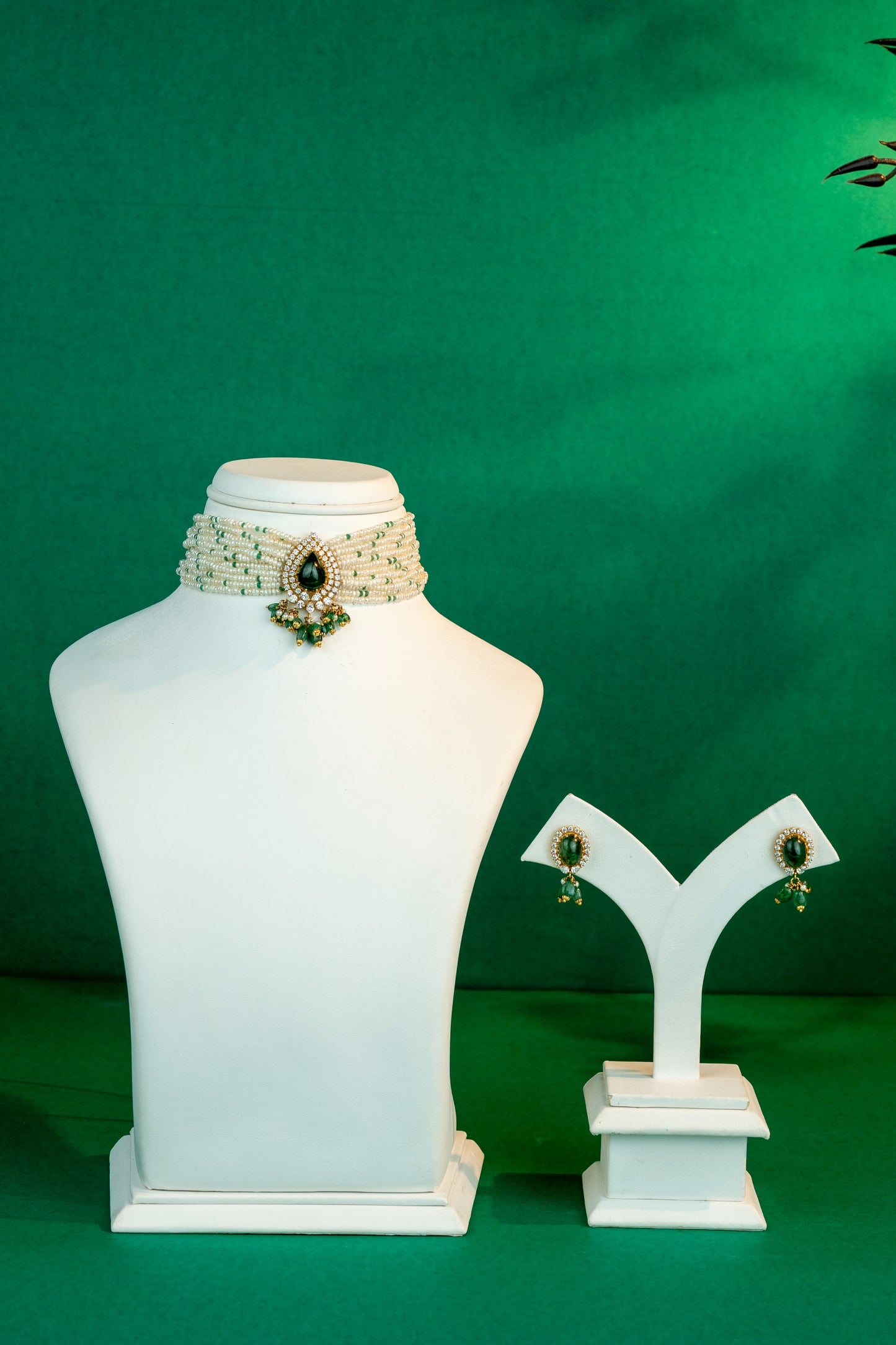 Royal Green Emerald Pearl Statement Choker