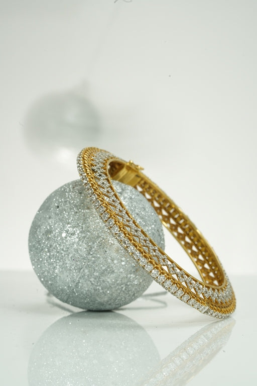 Glittering Diamond Bangle